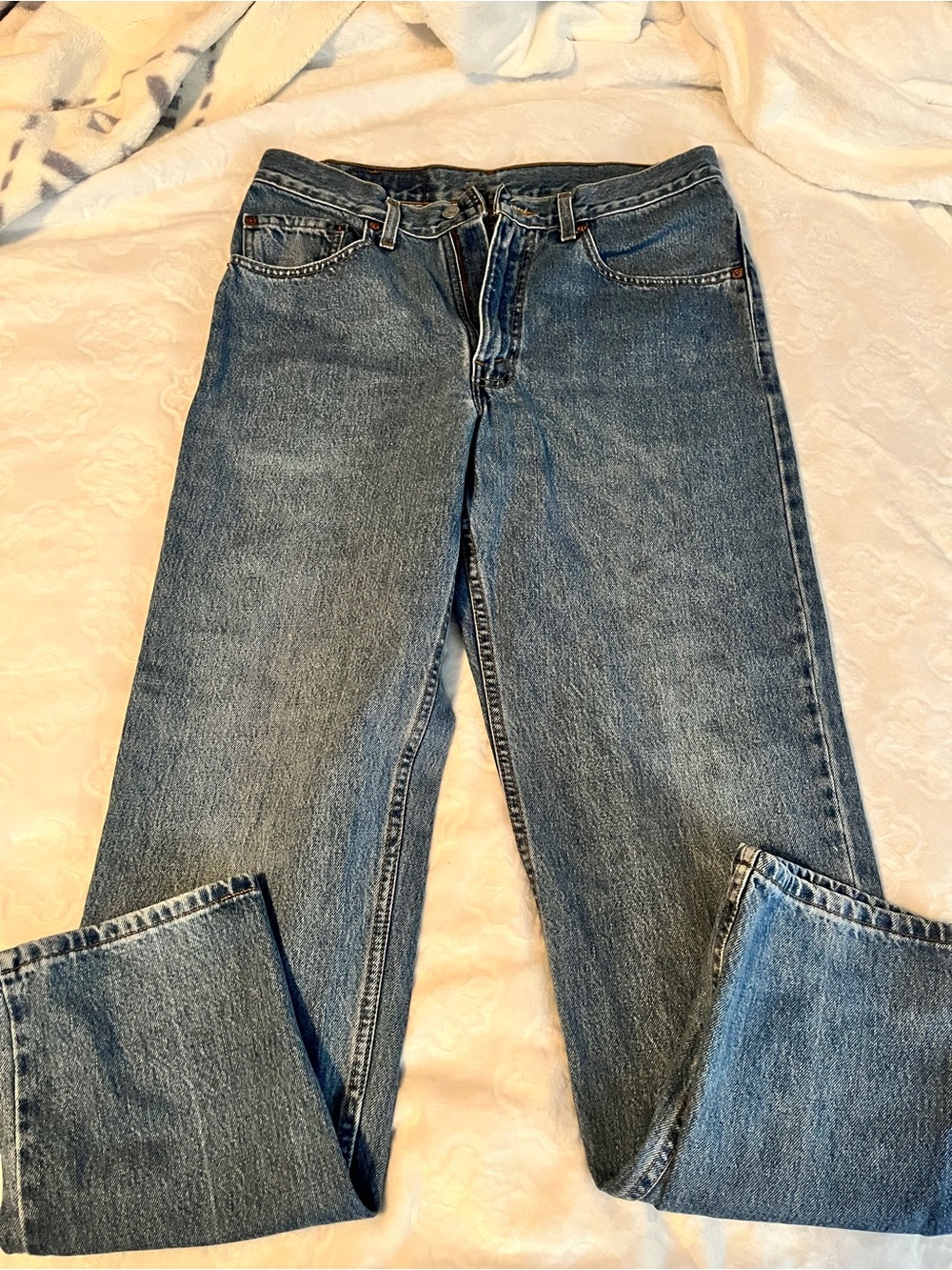 Vintage Levi's men's 33w 32l. Straight-Leg Medium Blue